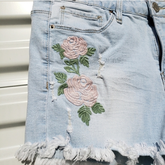 YMI high rise cut off distressed jean shorts - Picture 2 of 6
